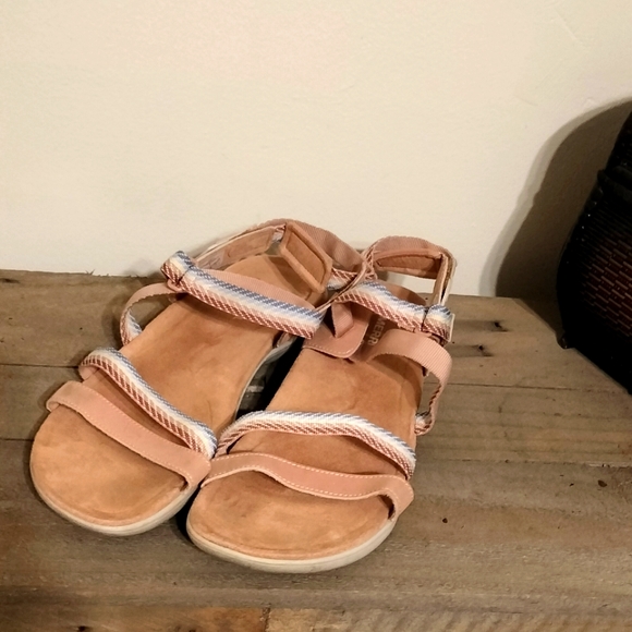 Merrell - Picture 1 of 4